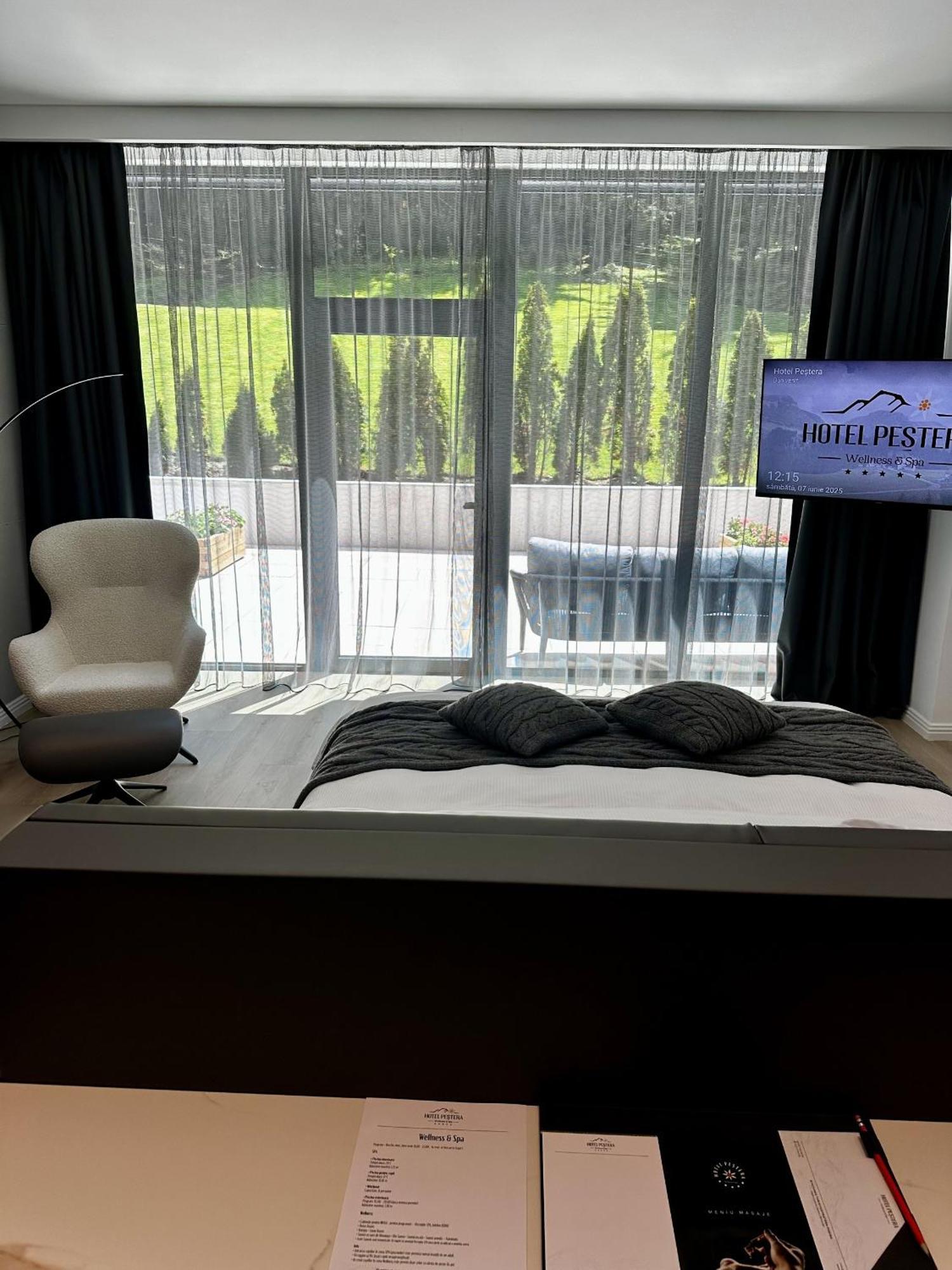 Hotel Pestera Wellness & Spa Moroeni Exterior foto